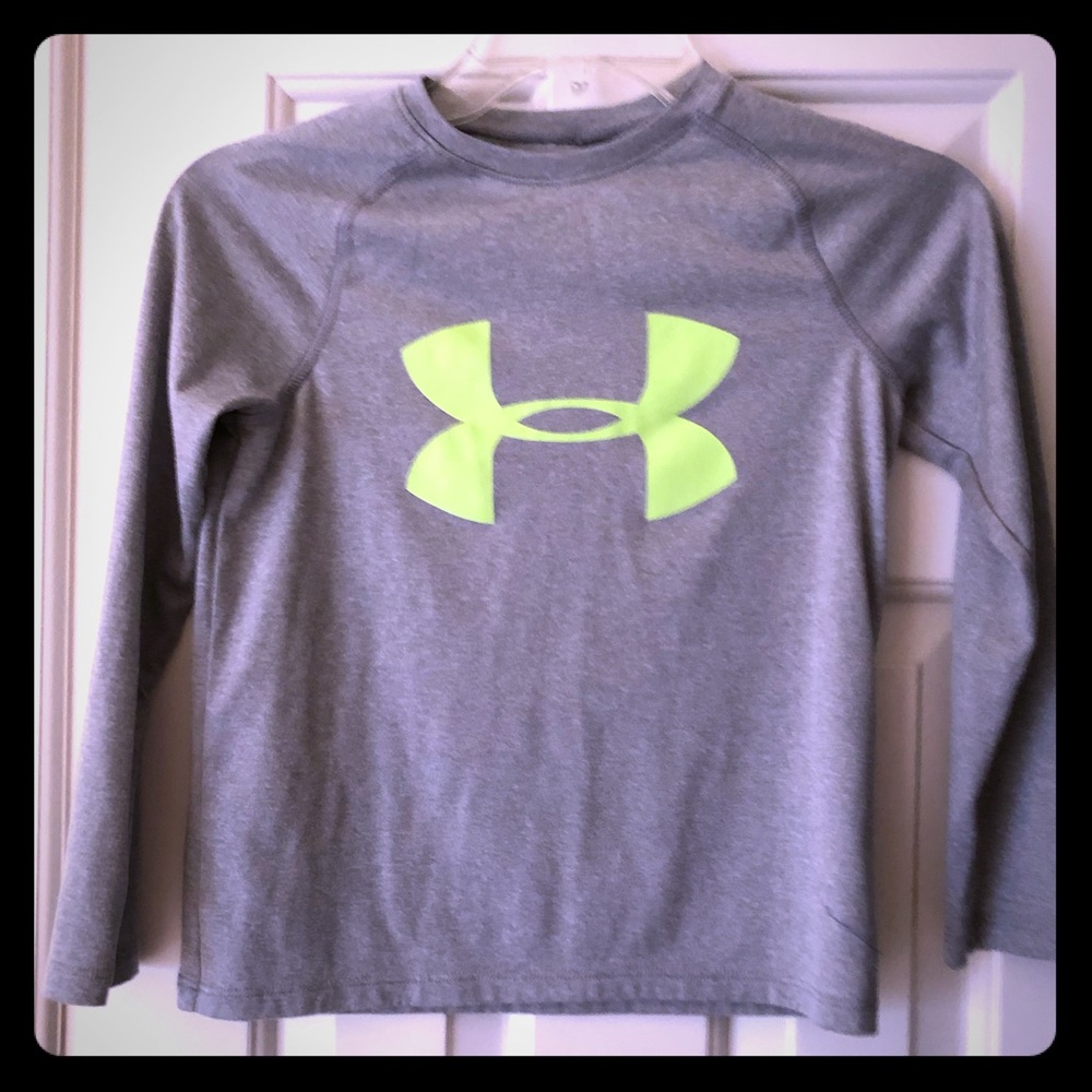 UnderArmour boys long sleeve top size YSM